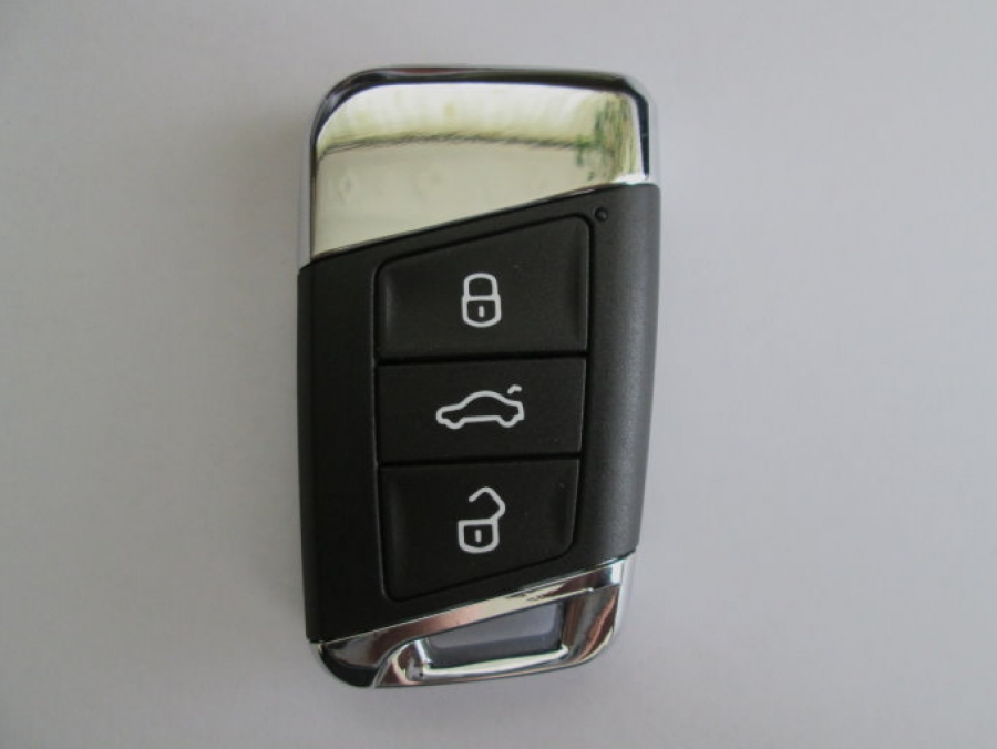 Смарт ключ за VW Passat B8 с три бутона комплект 3G0959752
