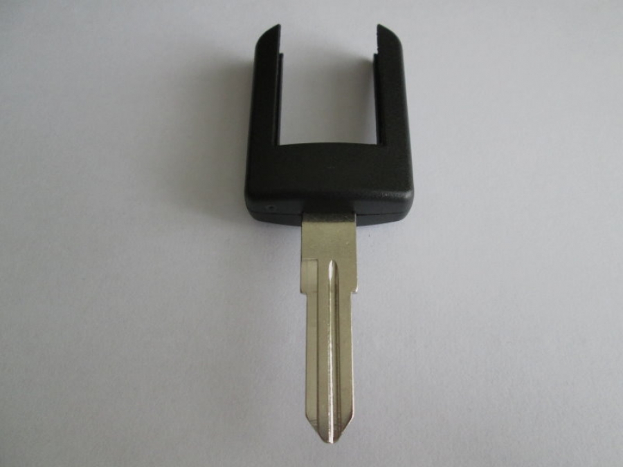 Накрайник за автомобилен ключ за Opel Corsa (Combo/Meriva) с профил YM28 (дясно перо)