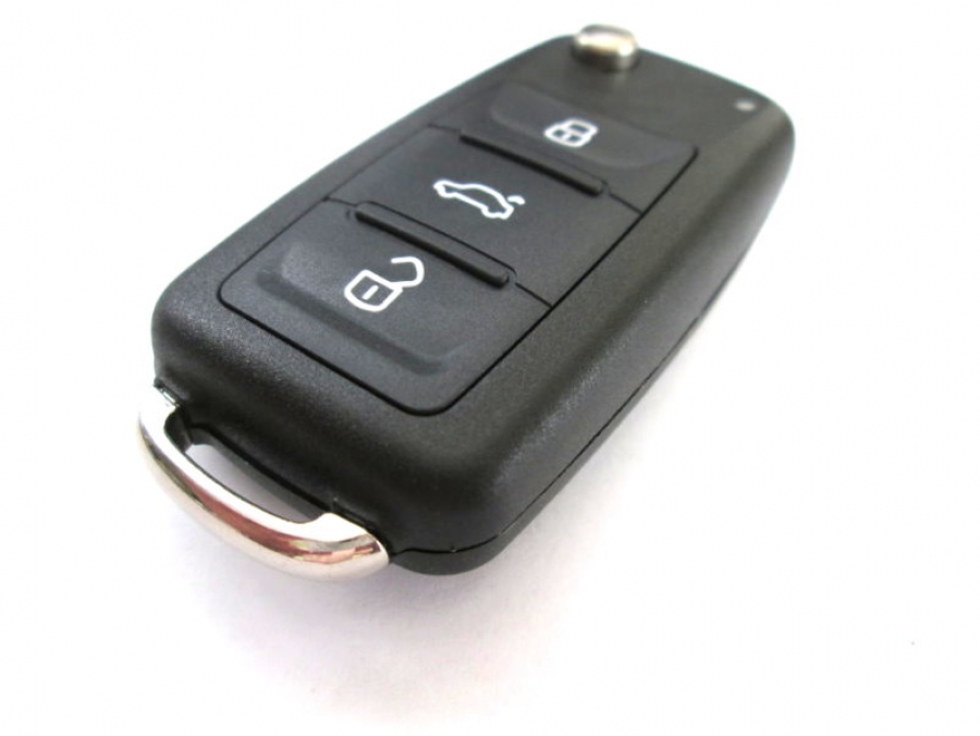 Автомобилен ключ за VW UDS с три бутона комплект 5K0837202AD